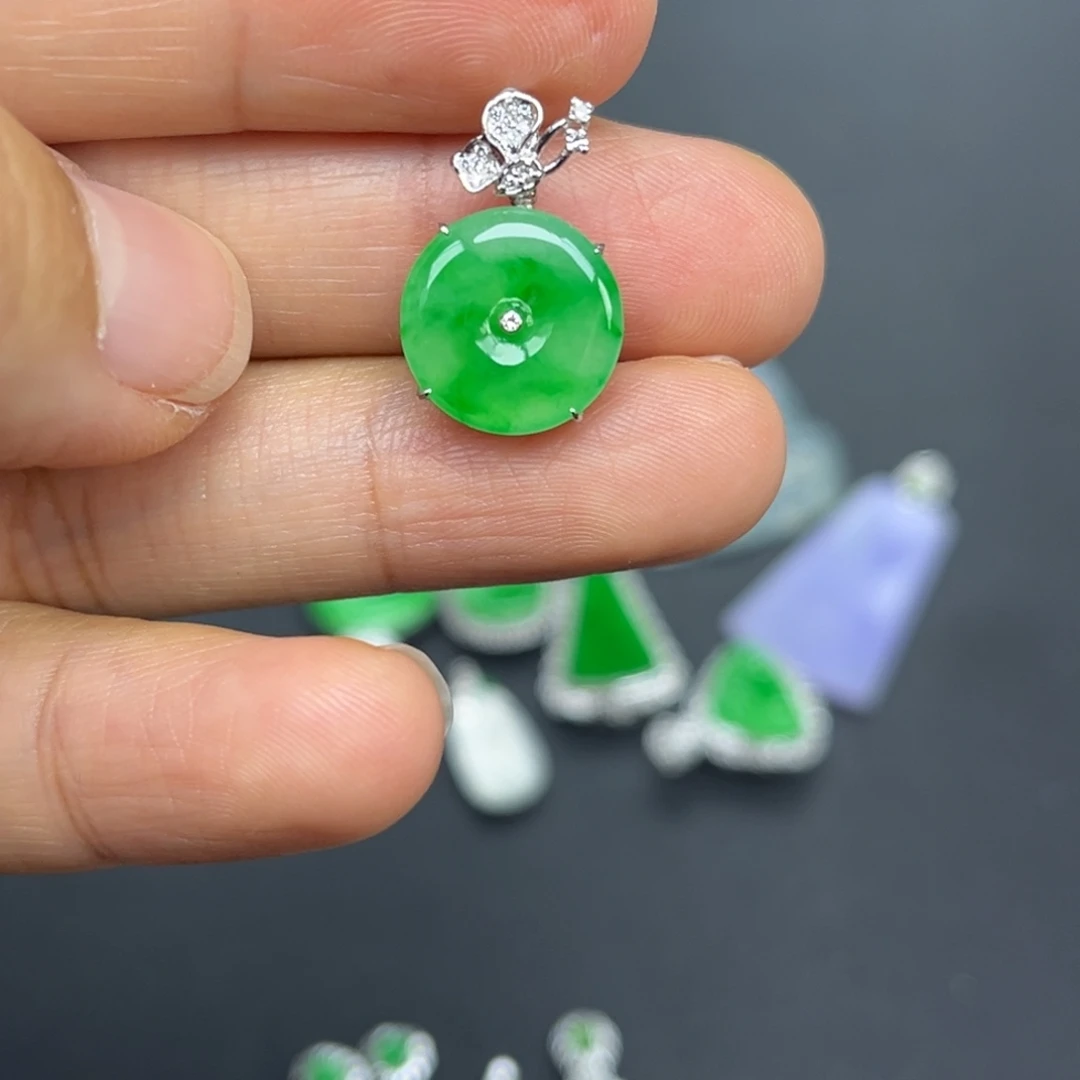 翡翠18K金镶嵌吊坠(不含链)