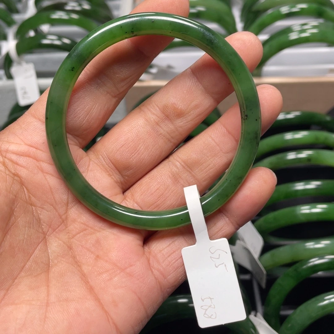 和田玉（碧玉）未镶嵌手镯