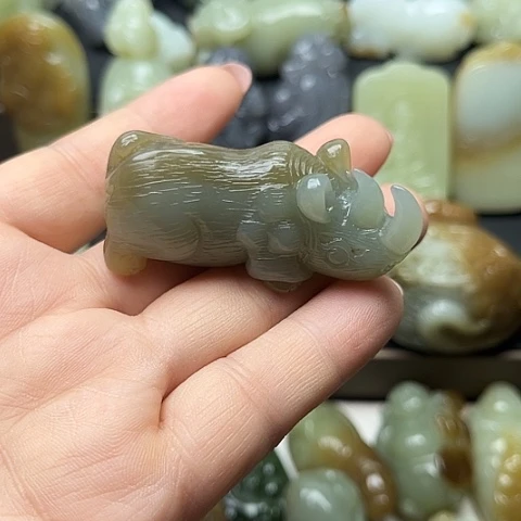 颈饰未镶嵌和田玉