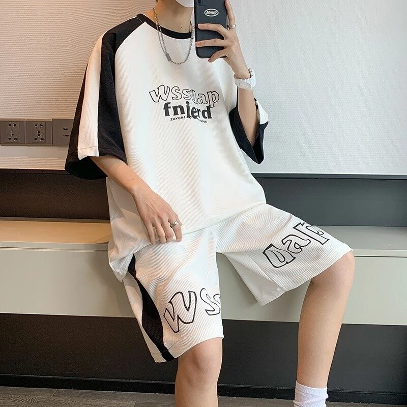 2025夏季新款休闲圆领短袖T恤套装男韩版潮流短裤青少年时尚套装