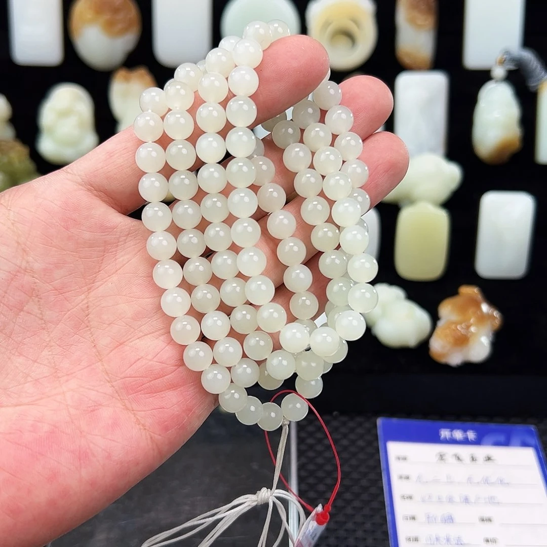 和田玉颈饰未镶嵌三**一