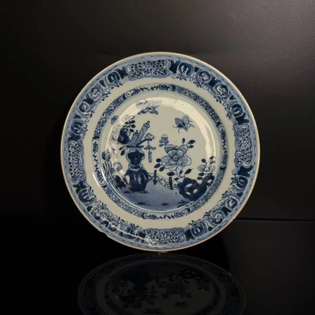 Lot10-清中期青花博古蝶纹盘 直径23cm-YC10290006501092