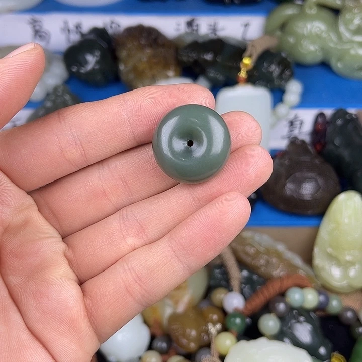 和田玉未镶嵌颈饰和田玉平安扣