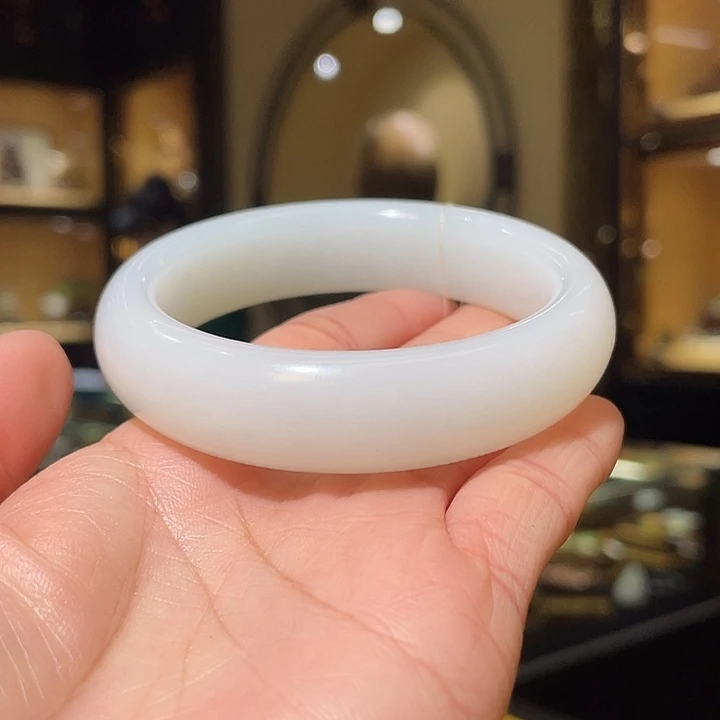 未镶嵌手镯和田玉57.6#79.1g