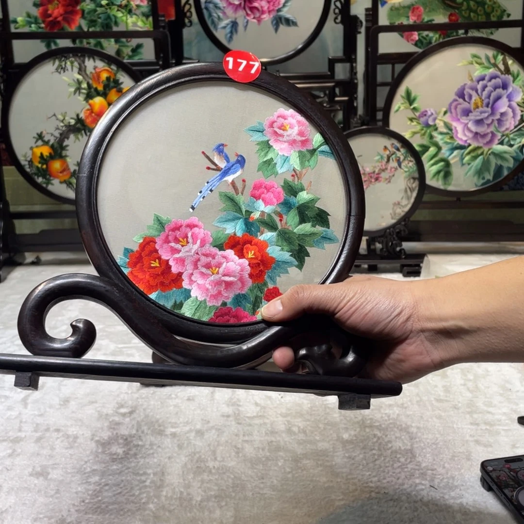 刺绣非遗传承摆件