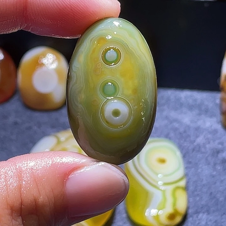 玛瑙/玉髓未镶嵌珠宝奇石