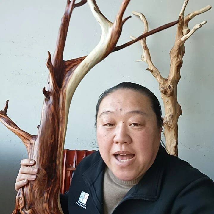 刘*哥太行崖柏成品摆件