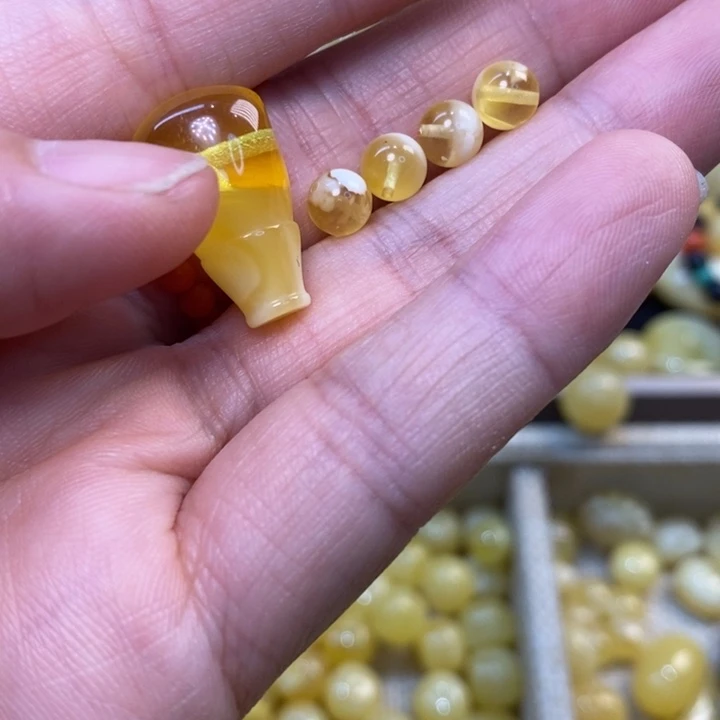E***i未镶嵌琥珀裸石原矿琥珀蜜蜡配饰