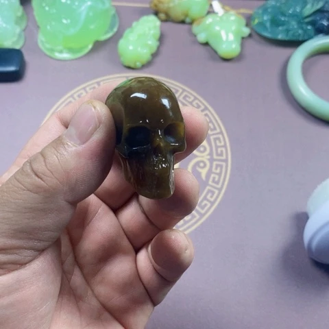 未镶嵌蛇纹石玉颈饰