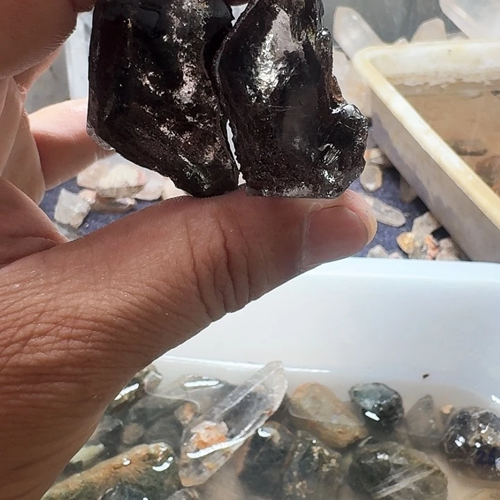 水晶珠宝半成品未镶嵌是****狼