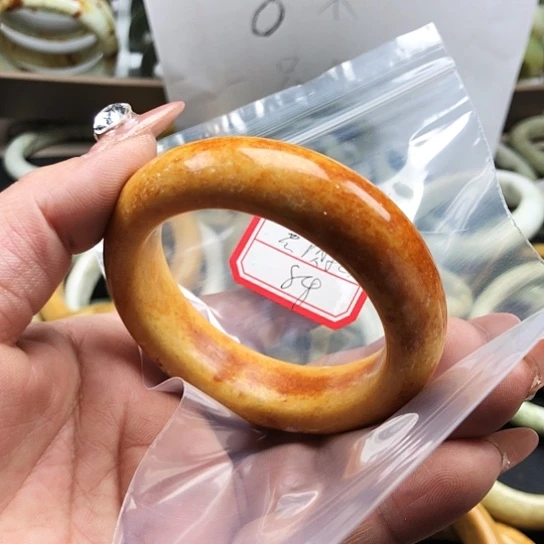蛇纹石玉手镯未镶嵌黄*松