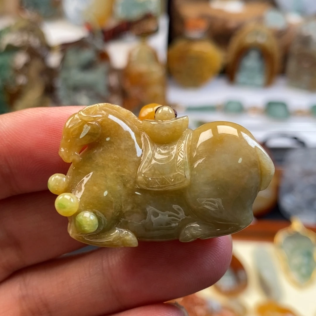 翡翠未镶嵌颈饰缅甸天然翡翠马到功成