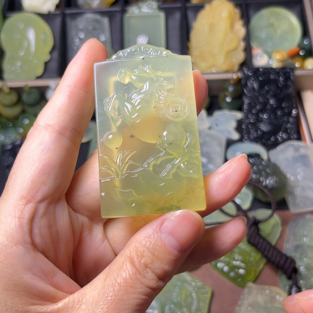 蛇纹石玉未镶嵌吊坠(不含链)