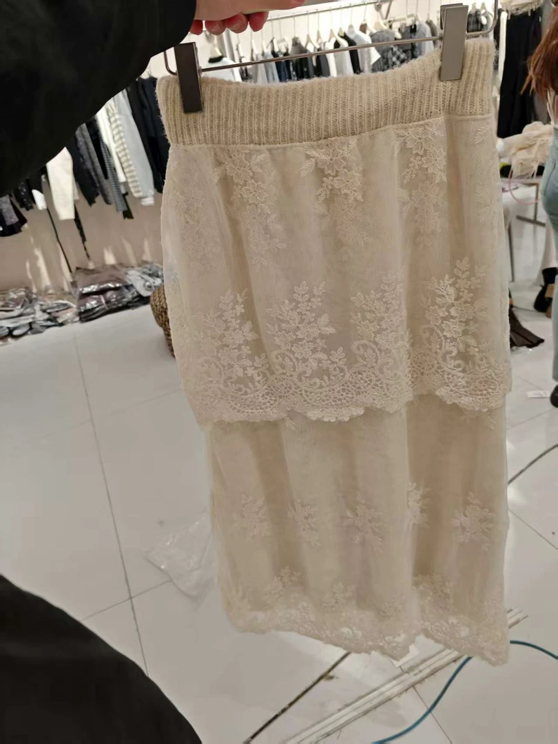 LHTE青青大码女装 秋款刺绣蕾丝温柔风松紧腰半身裙D6181杏色