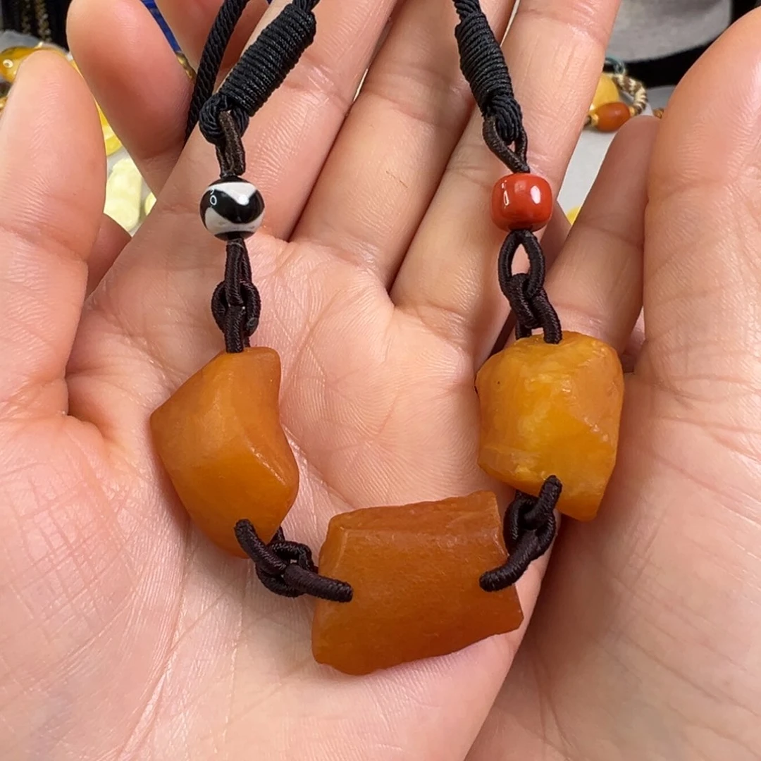 蜜蜡裸石未镶嵌蜜蜡