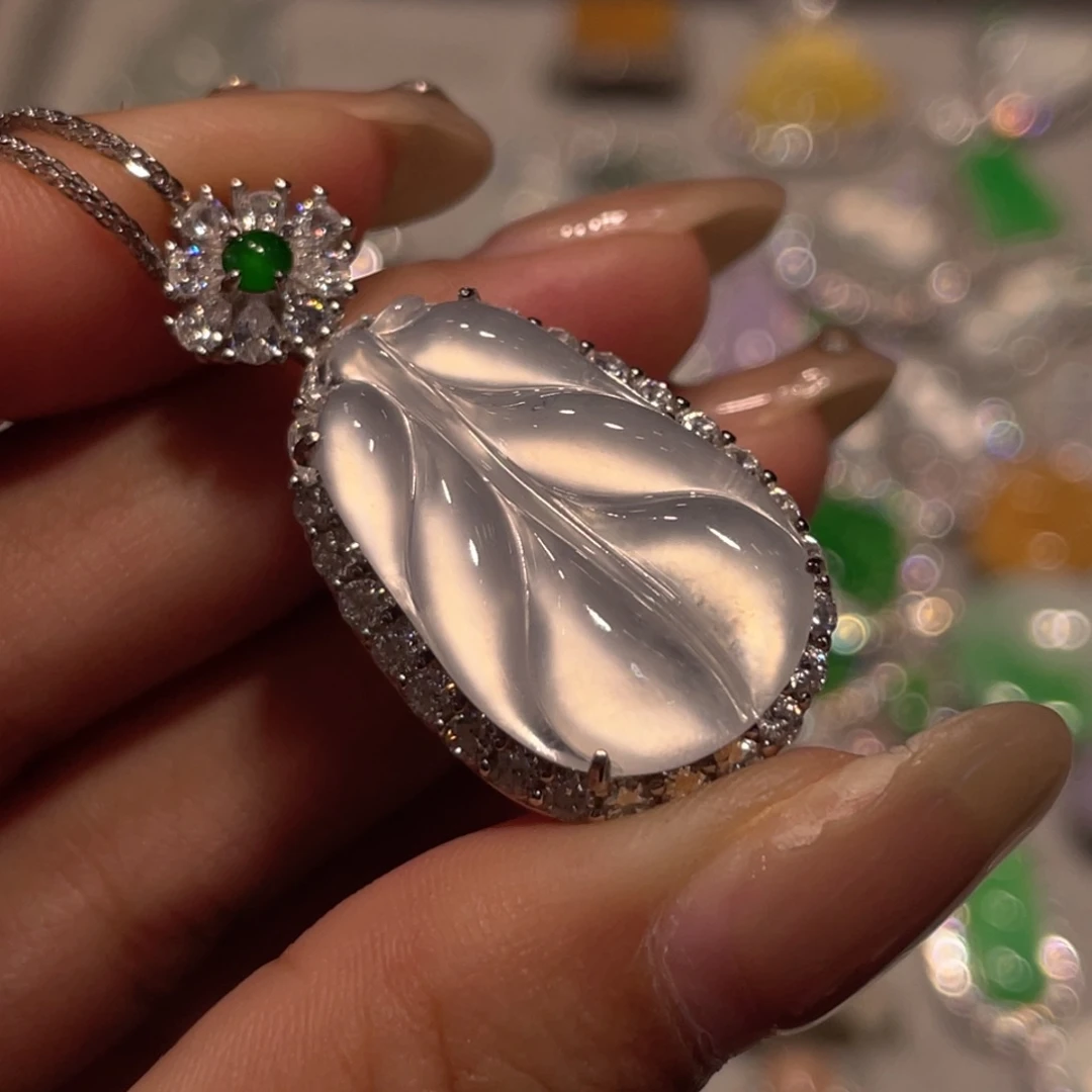 颈饰银S925镶嵌翡翠吊坠