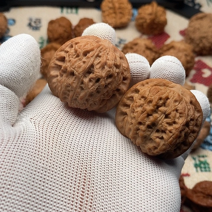 把件文玩核桃血麒麟