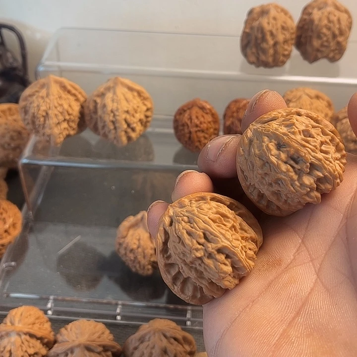 桃核吊坠40白狮子