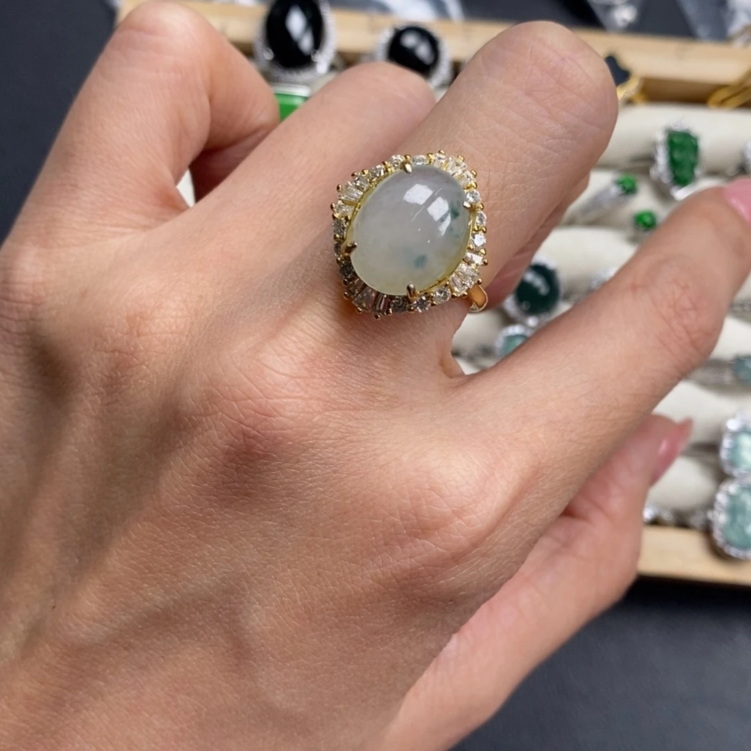 翡翠颈饰未镶嵌翡翠