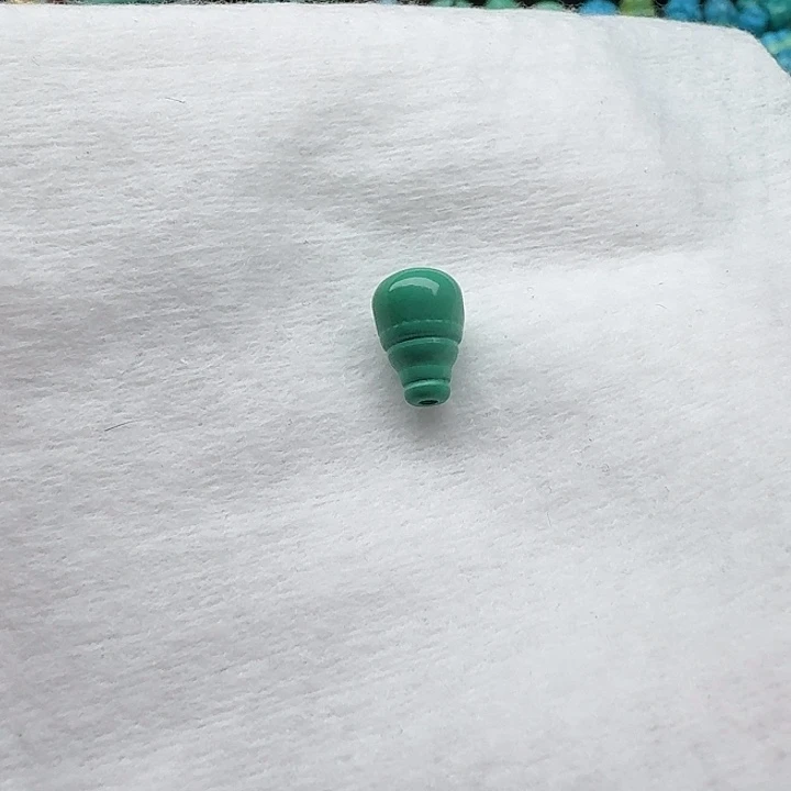 尺寸：对孔卡8.7绿三通一颗，适合3—5的串