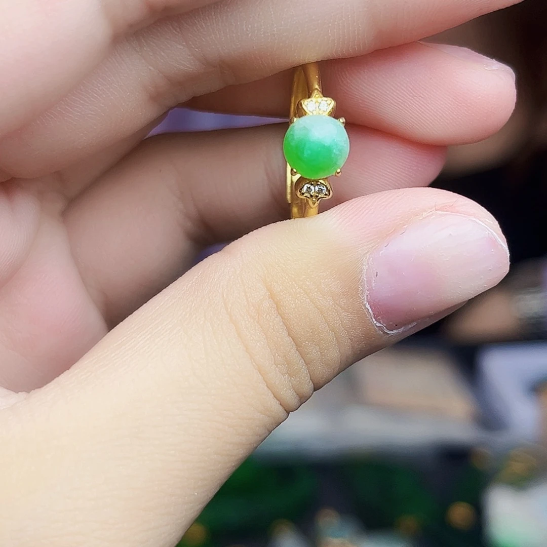 颈饰未镶嵌翡翠多样性