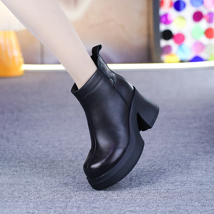 5305时尚短筒油鞣皮真皮百搭秋冬女鞋马丁靴加绒中跟厚底烟筒靴