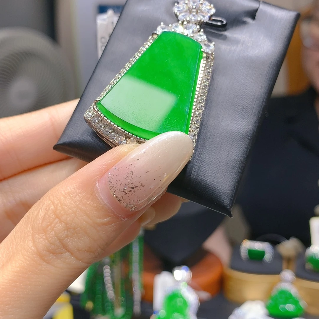 【闪购商品】颈饰银S925镶嵌翡翠7柒姐