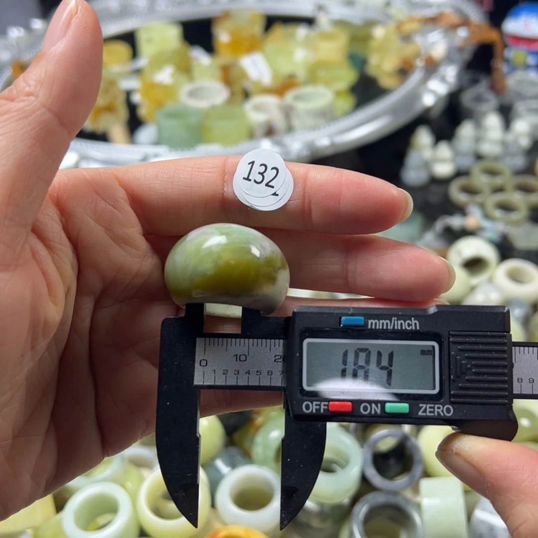 蛇纹石玉未镶嵌戒指