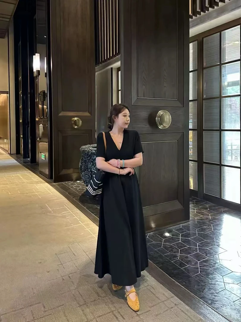 夏季新款大码简约气质时尚V领轻奢名媛显瘦长款连衣裙女带腰带ins