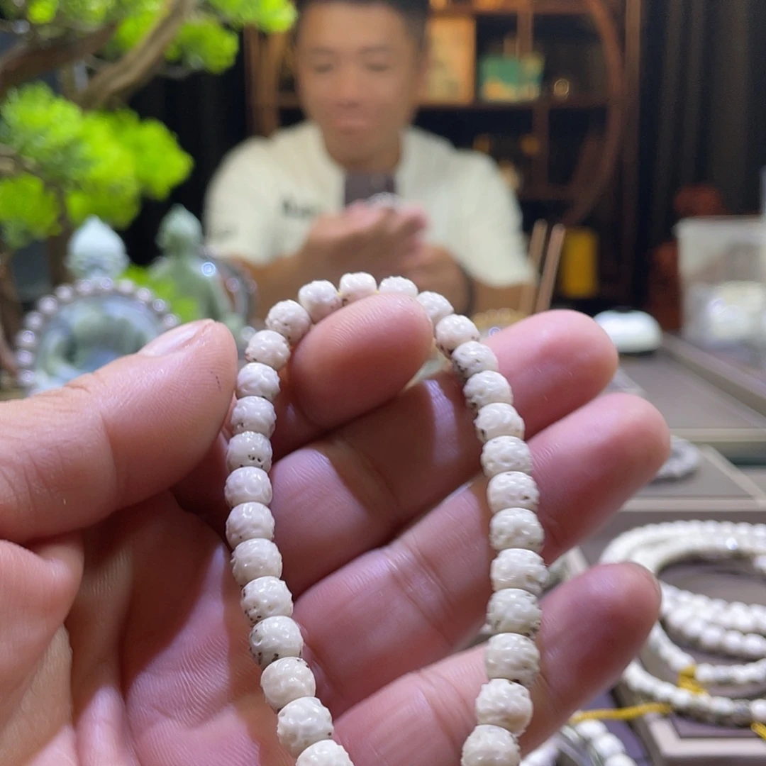 覃***贱吊坠星月菩提傲然072