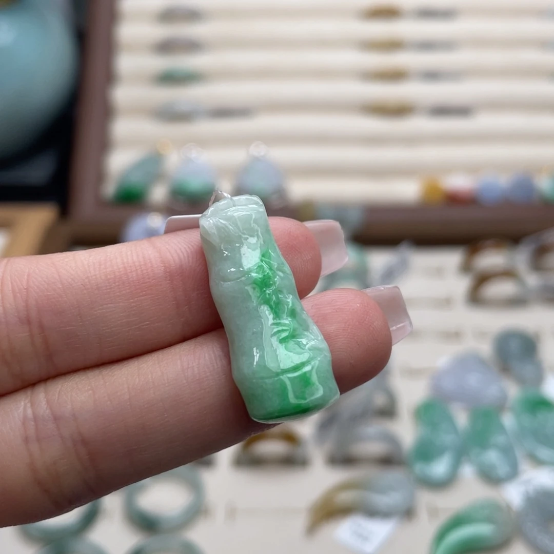 翡翠未镶嵌吊坠(不含链)a67阳绿飘花竹节