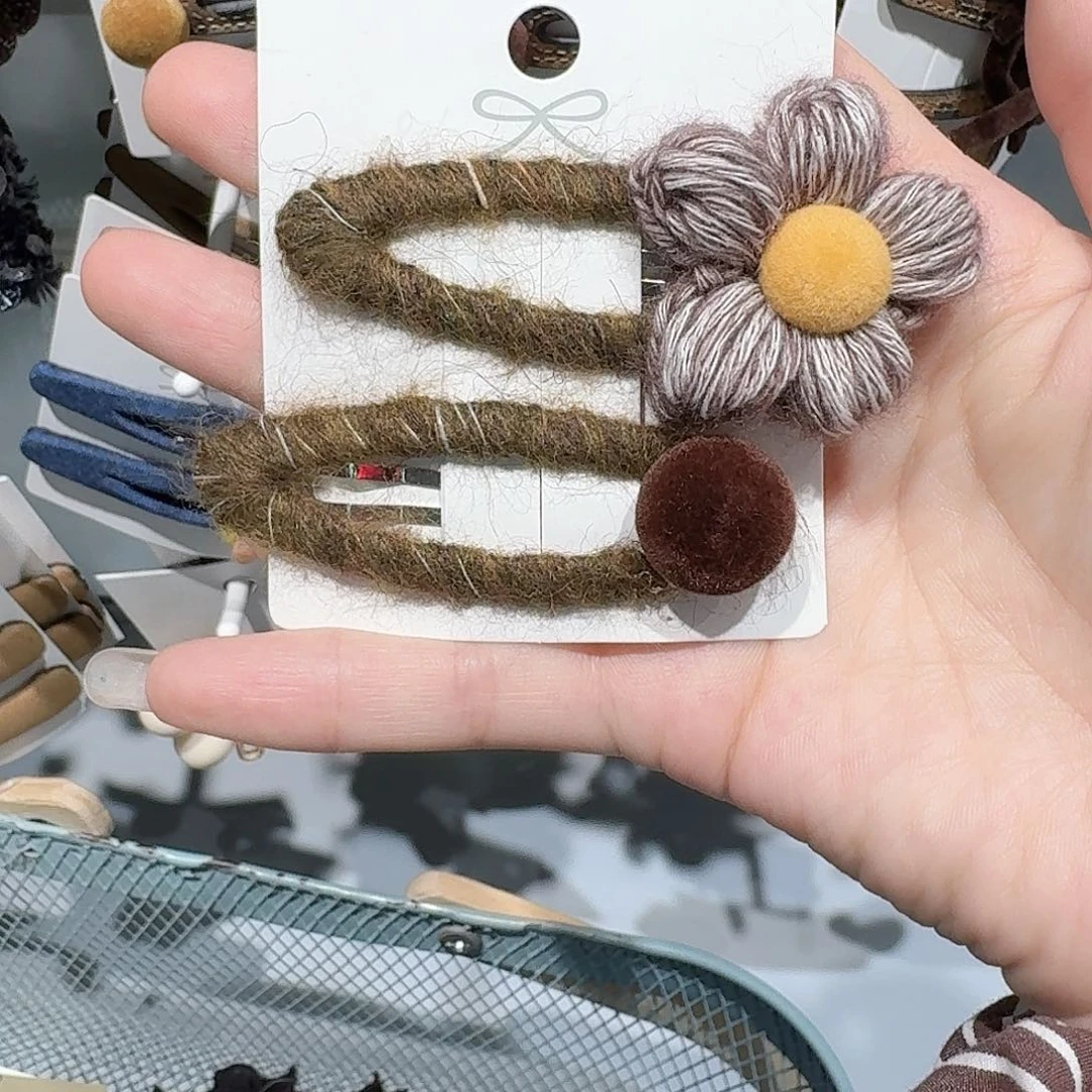 非金属布艺咖色花花毛线一对