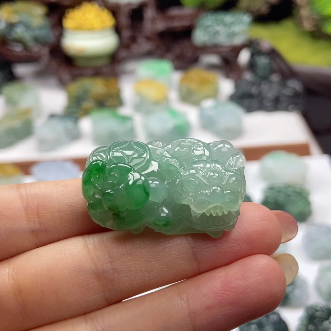 颈饰未镶嵌翡翠A4 冰辣绿含珠霸王貔貅