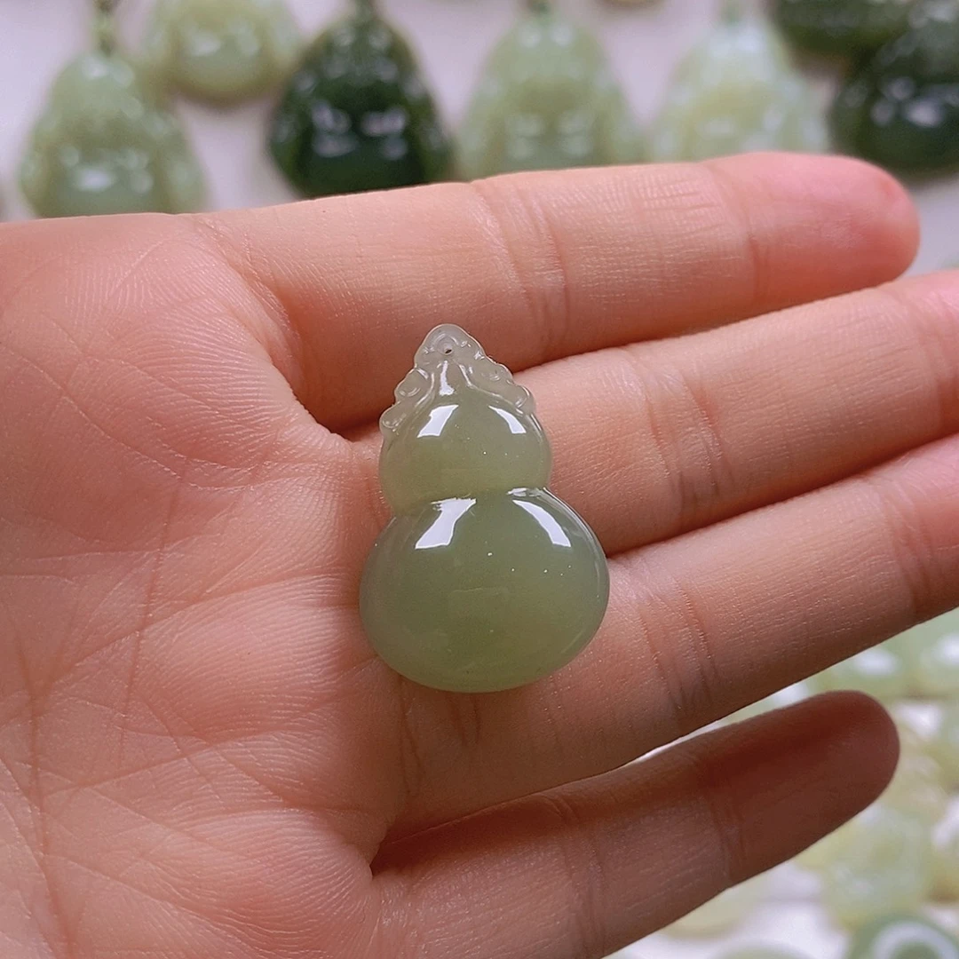 减***少和田玉未镶嵌颈饰