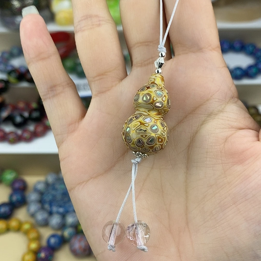 山屿大漆葫芦吊坠