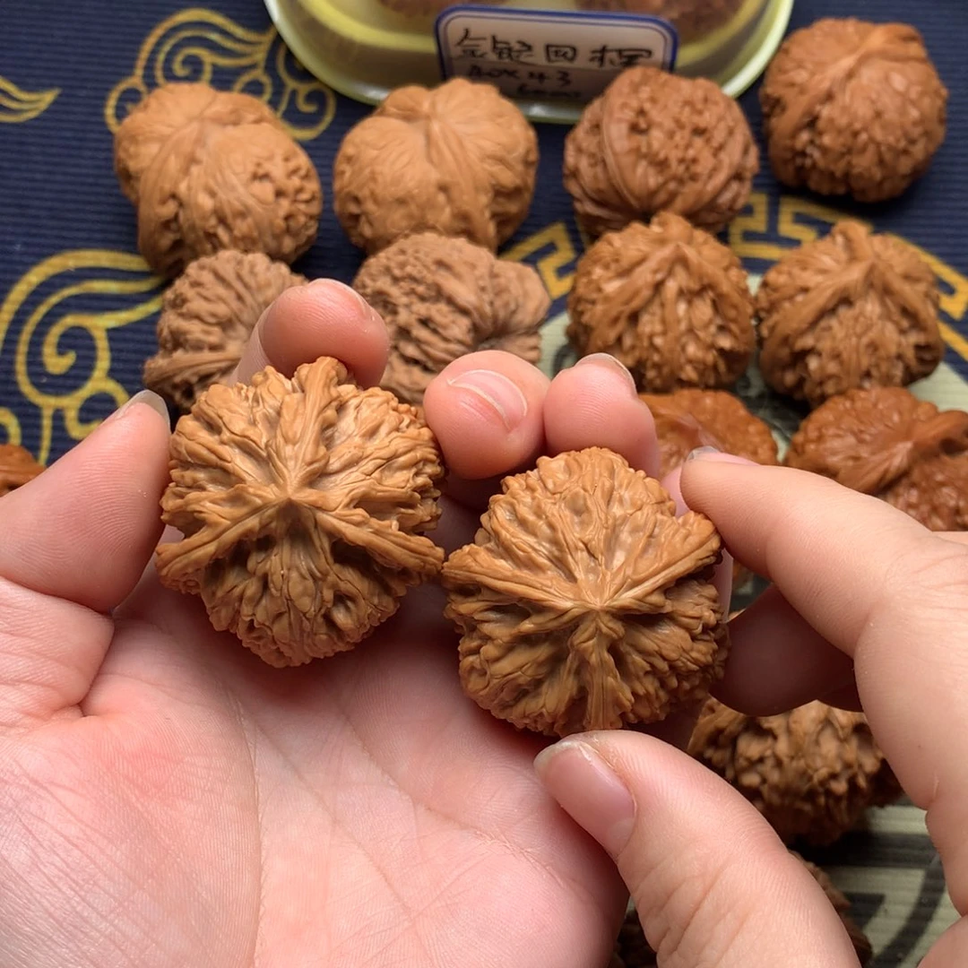 文玩核桃吊坠大***m文山