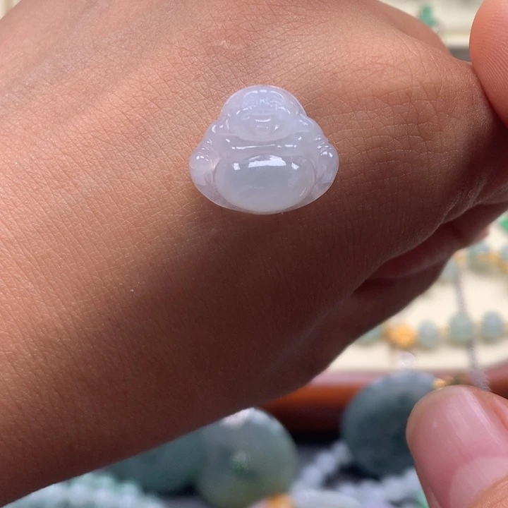 翡翠未镶嵌颈饰佛公