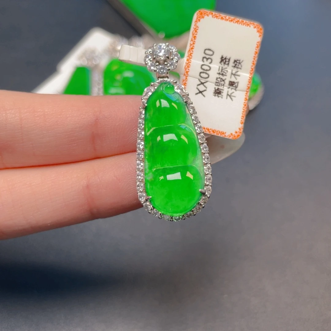 【闪购商品】吊坠(不含链)银S925镶嵌翡翠