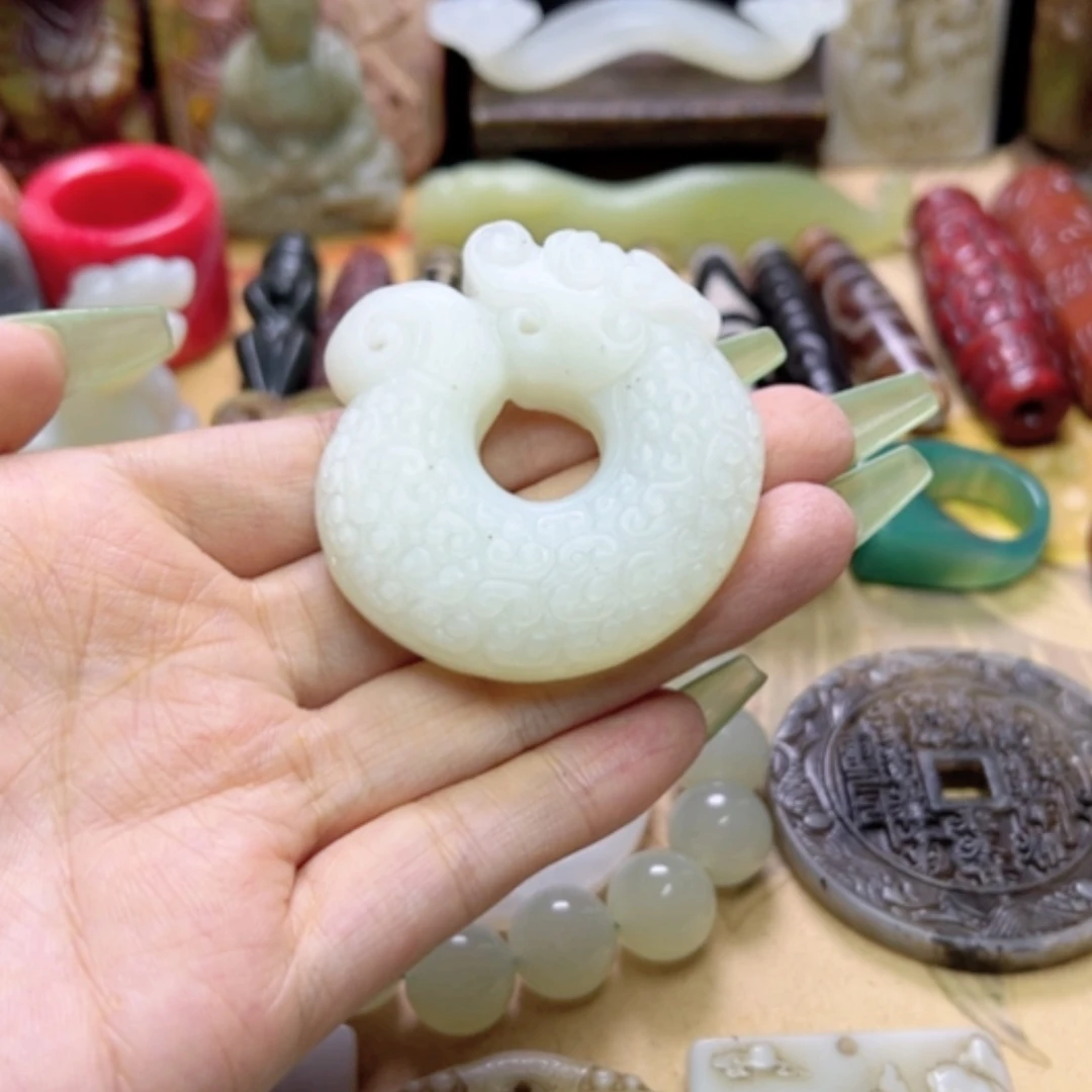【闪购商品】蛇纹石玉未镶嵌颈饰