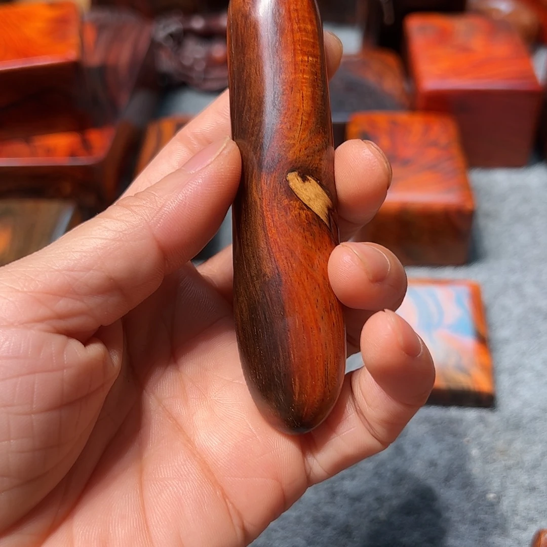 交趾黄檀（大红酸枝）骑****?