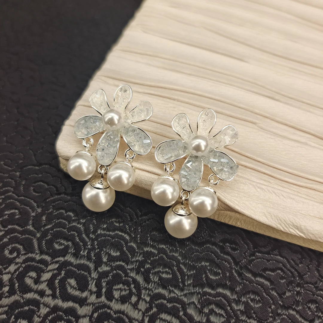 铜合金耳饰 精致水仙花冰碎风珠珠流苏耳环ST371