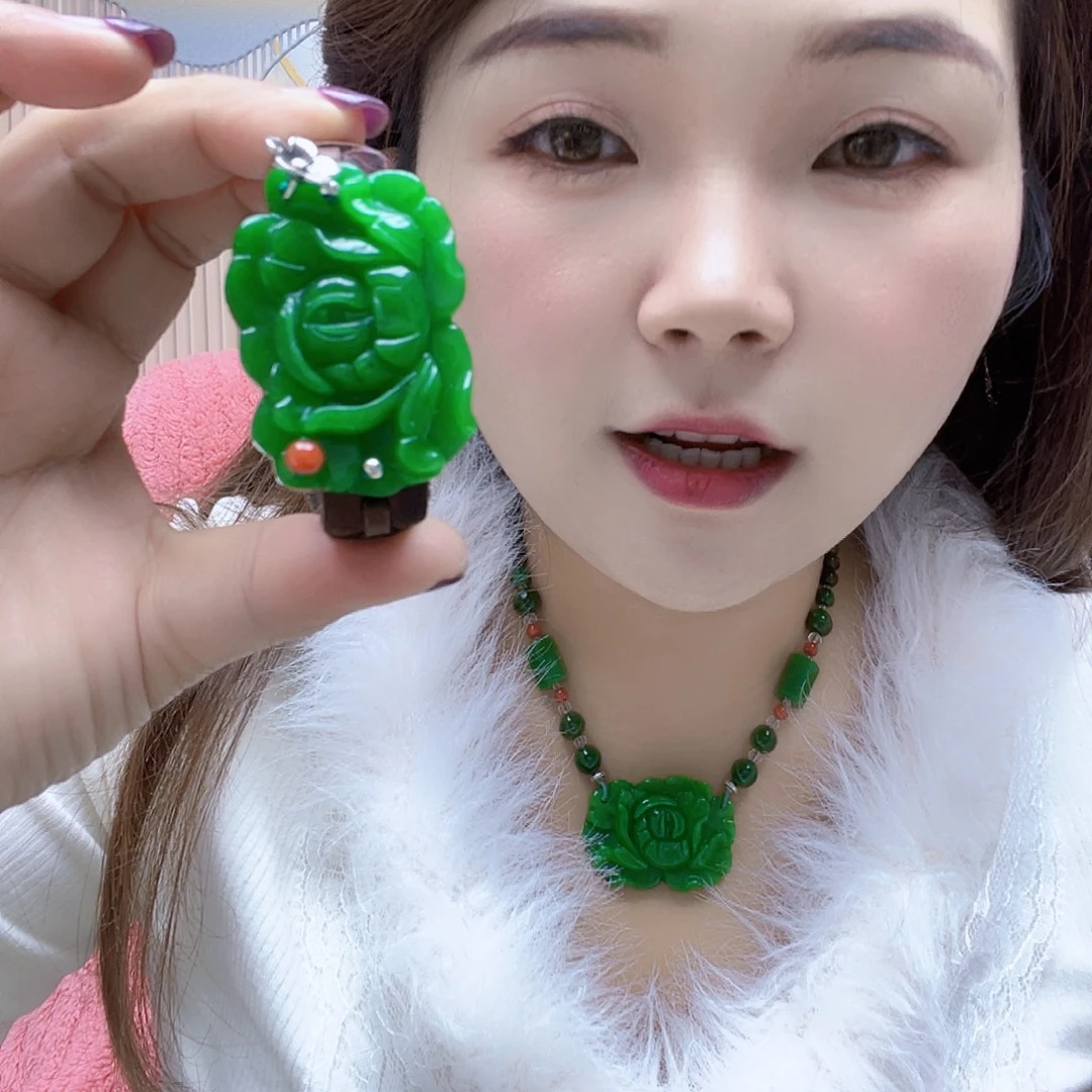 翡翠未镶嵌颈饰手链