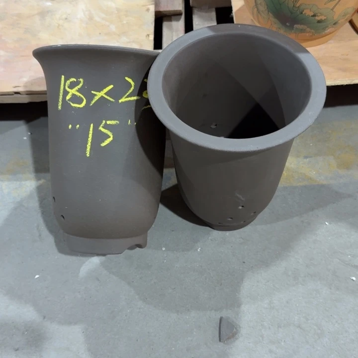 紫砂花盆高度23口径18俩只