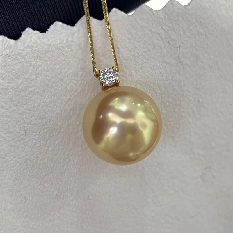 南阳金珠茶金王妃吊坠10-11mm 18K金钻石经典