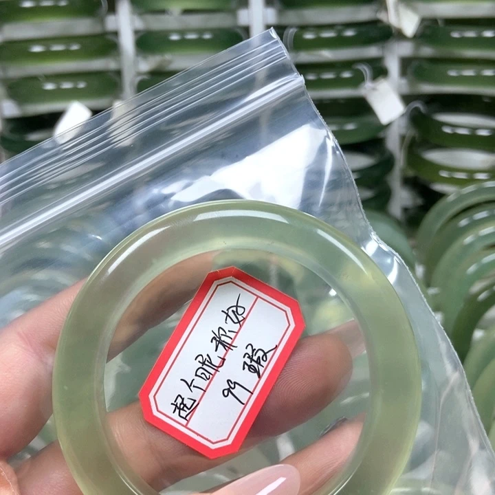 岫玉未镶嵌手镯天然岫玉手镯