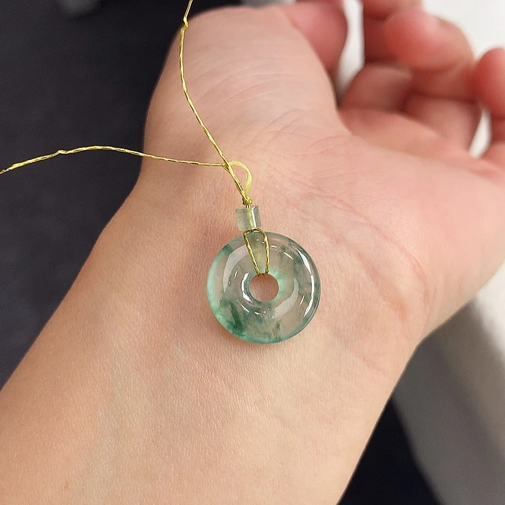 翡翠未镶嵌戒指甜甜圈