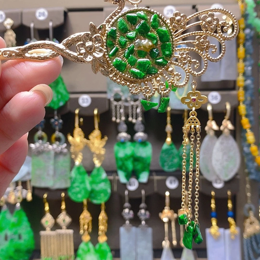 未镶嵌翡翠耳饰翡翠