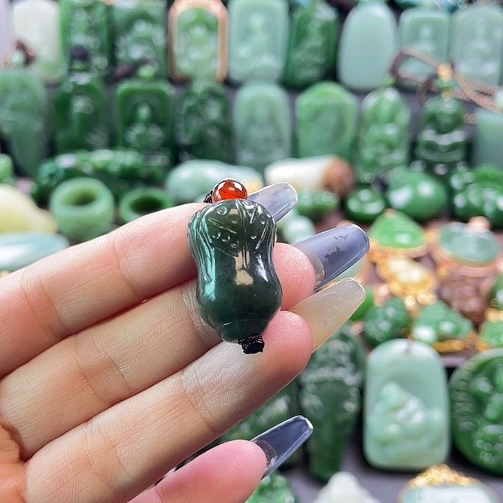 ****糊和田玉未镶嵌挂件