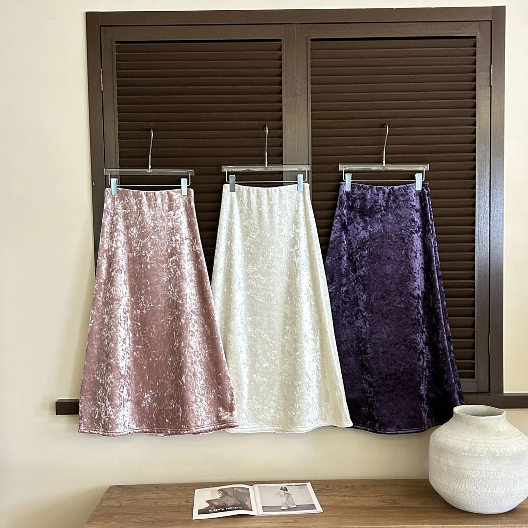 【赵小小yimao】A-99057 冰花丝绒氛围感白色亮丝鱼尾A字过膝半身裙