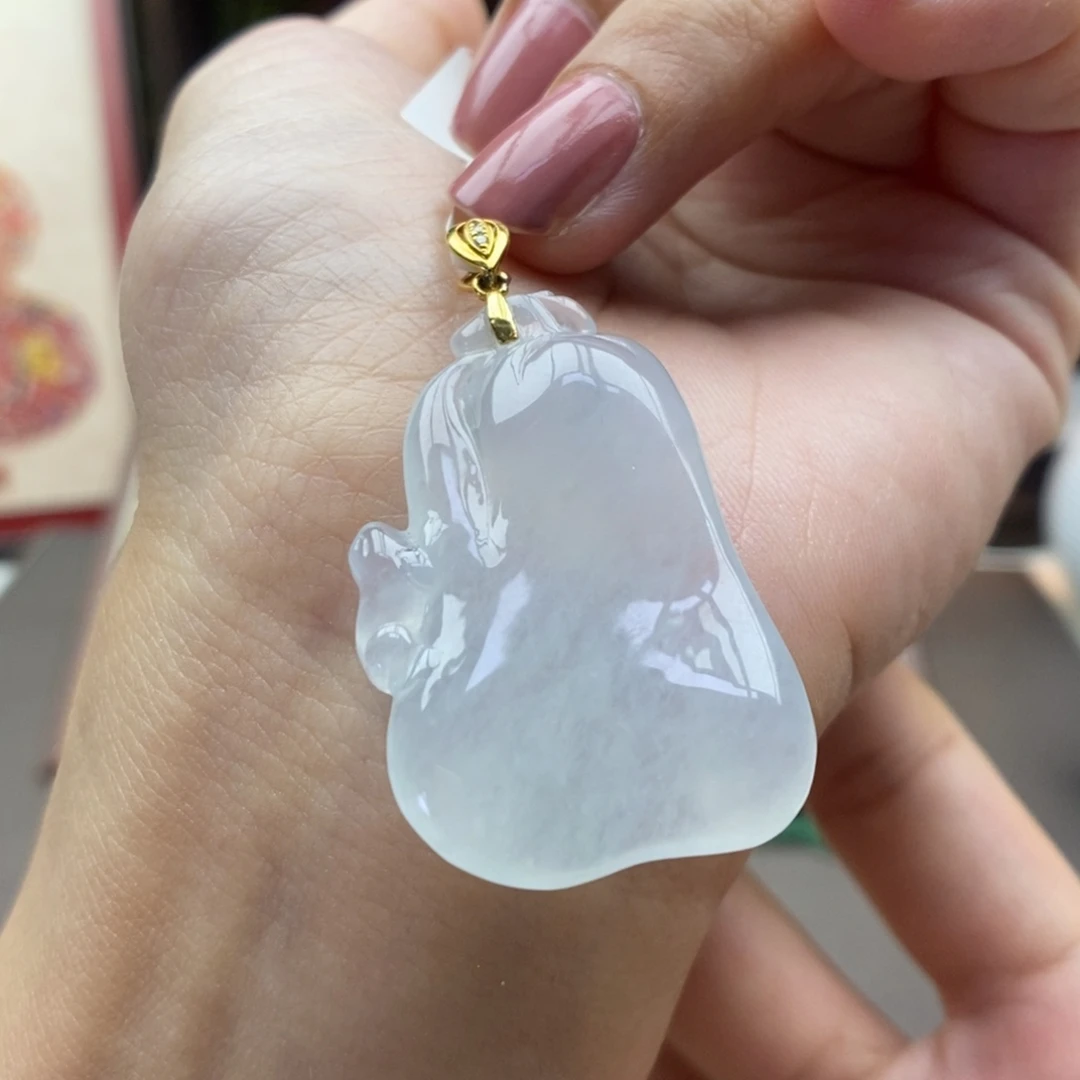 翡翠18K金镶嵌颈饰吊坠60